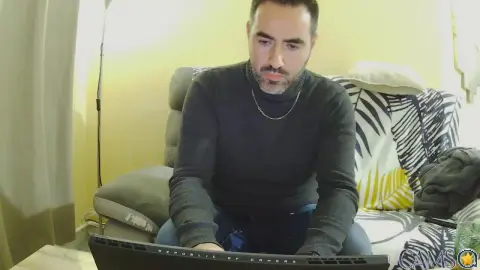 Dach34’s (Cam4) Photo