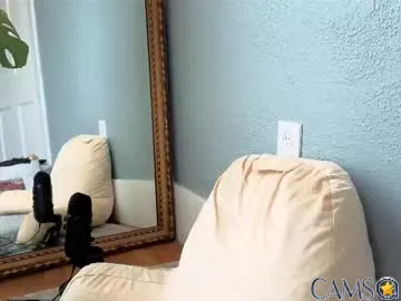 artiepaints’s Chaturbate Profile Image