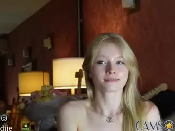 bestblondiiecb’s (Chaturbate) Photo
