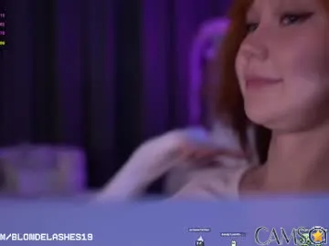 blondelashes19’s (Chaturbate) Photo