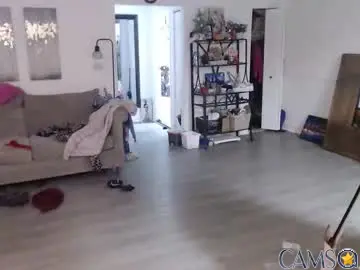 carliecreams&rsquo;s Chaturbate Profile Image