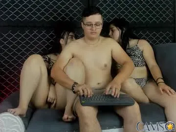 liam_vs_2girls’s (Chaturbate) Photo
