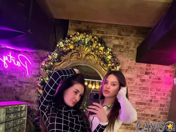 Carmen-and-Mona&rsquo;s (Flirt4Free) Photo