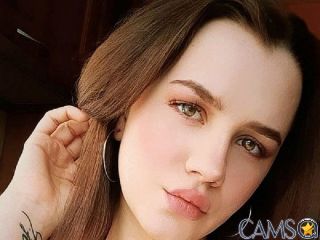 Pretty-Sara’s Flirt4free Profile Image