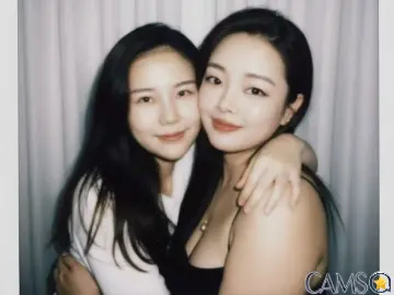 AiaimeiAndMImi’s (LiveJasmin) Photo