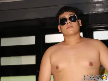 AronThom’s (LiveJasmin) Photo