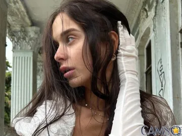 ElliMays’s LiveJasmin Profile Image