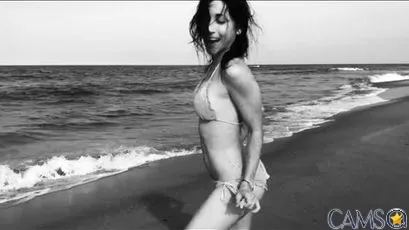 June’s (SkyPrivate) Photo