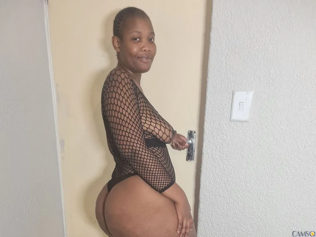 CurvyThighsZA’s (Streamate) Photo