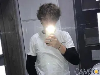 qwertyw’s (Streamate) Photo