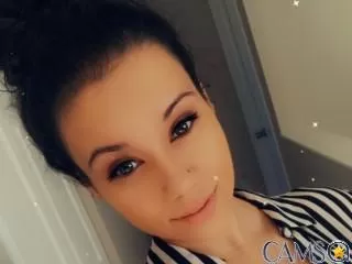 Submissivehotwife’s (Streamate) Photo