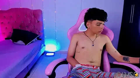 angelyoung18’s Stripchat Profile Image