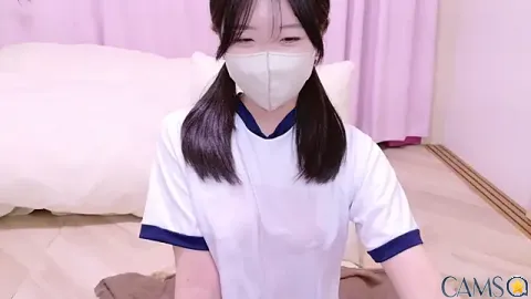 MOMOnya’s Stripchat Profile Image