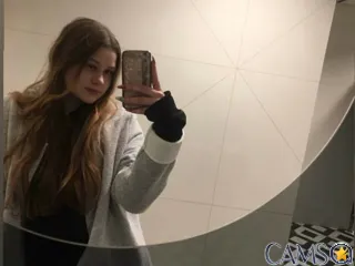 Picture of LilNova from Xcams