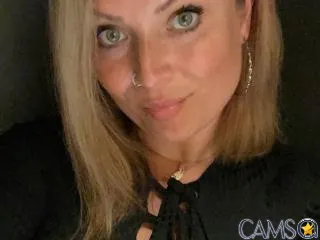 CherieCherry’s (XloveCam) Photo