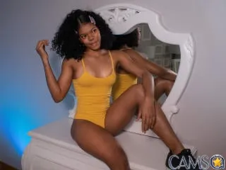 Picture of DanniSalinas from XloveCam