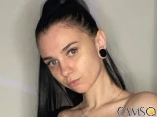 EmiliaNew’s XloveCam Profile Image