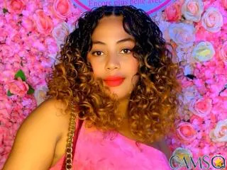 FameSweet’s (XloveCam) Photo
