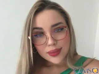 MiaBlondeHot’s XloveCam Profile Image