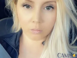 SarrahXHot’s XloveCam Profile Image